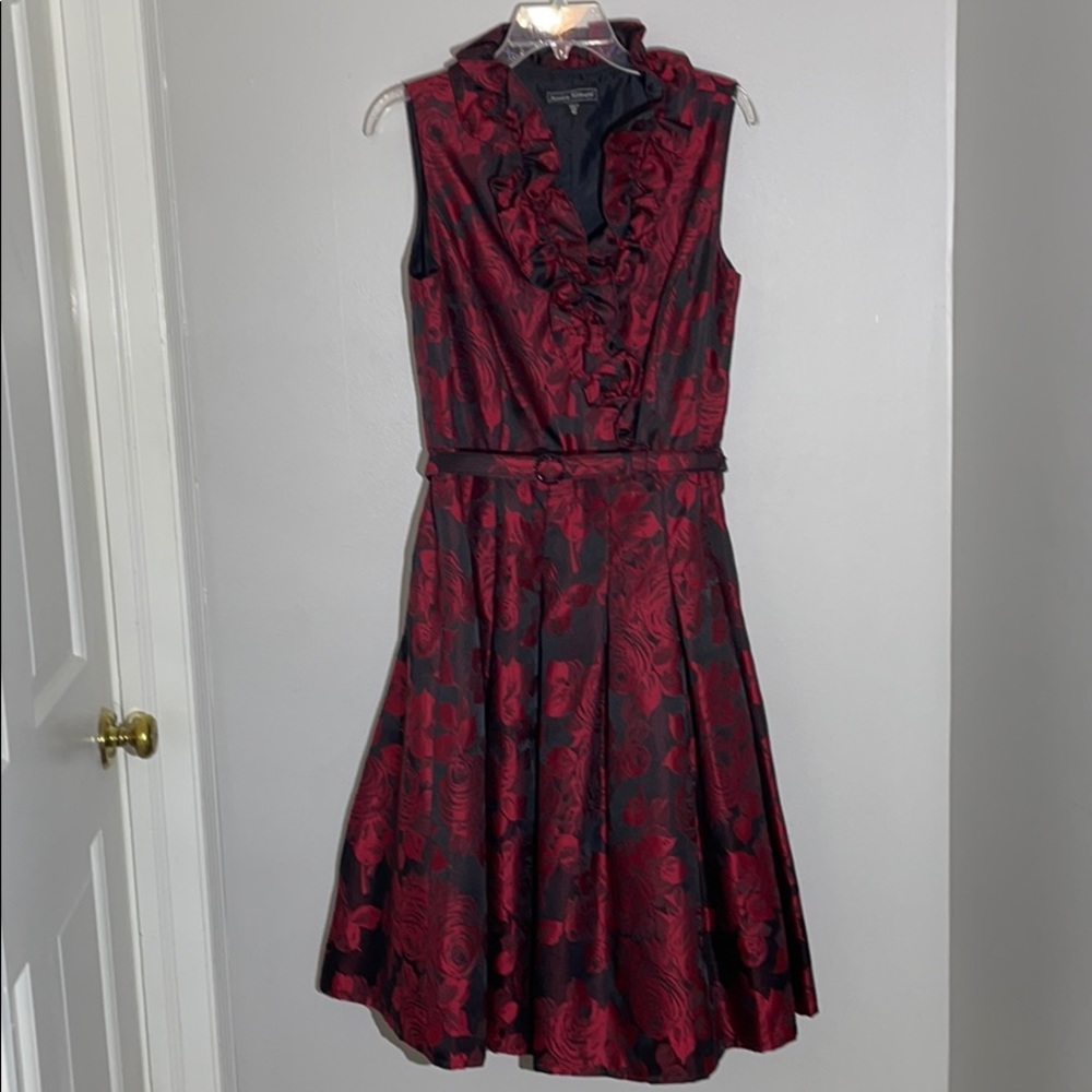 Jessica Howard Sleeveless Ruffled V Neck Dress